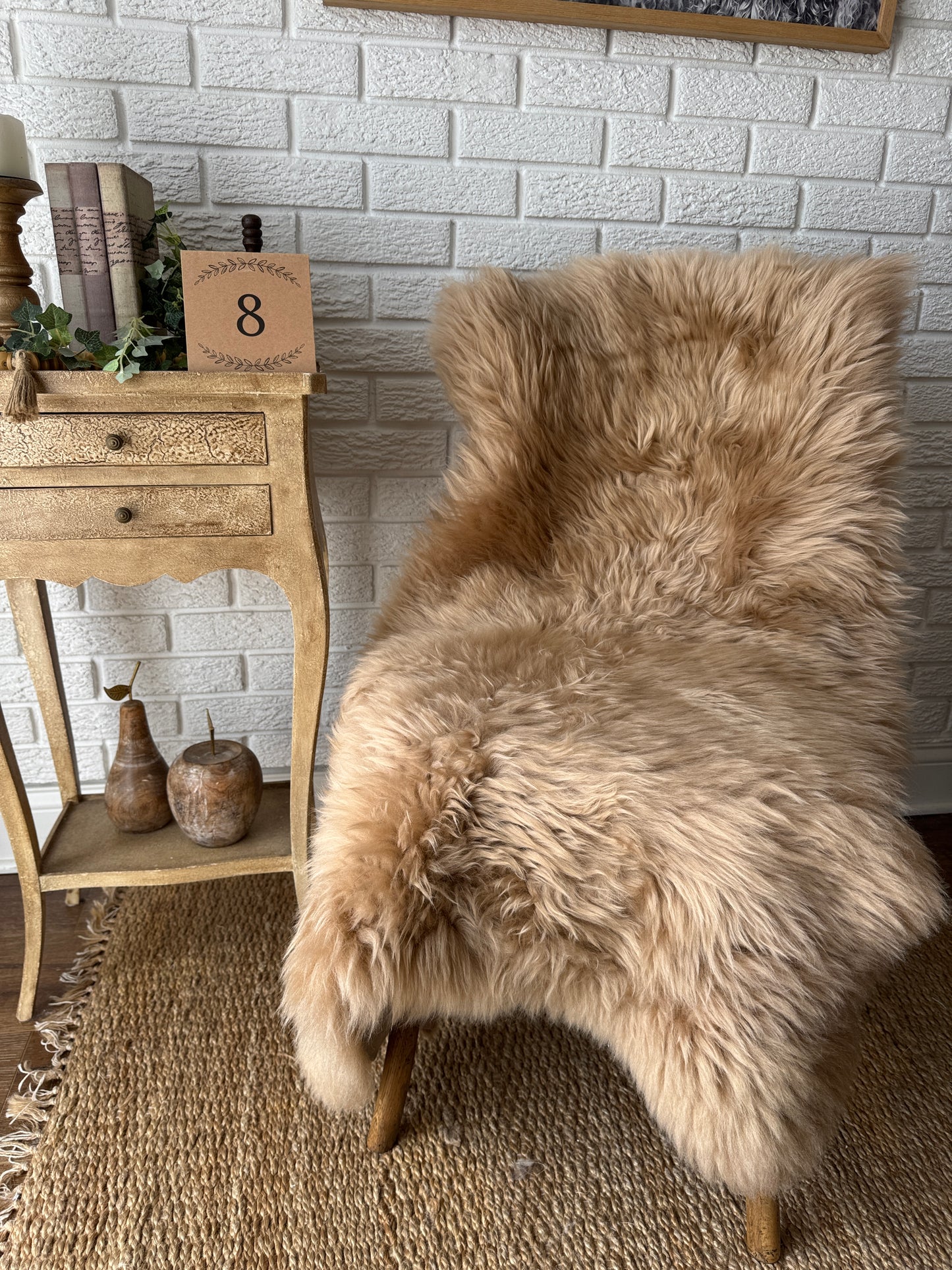 Short‑Hair Genuine Sheepskin Rug – One‑of‑a‑Kind Decorative Hide CAR-SW