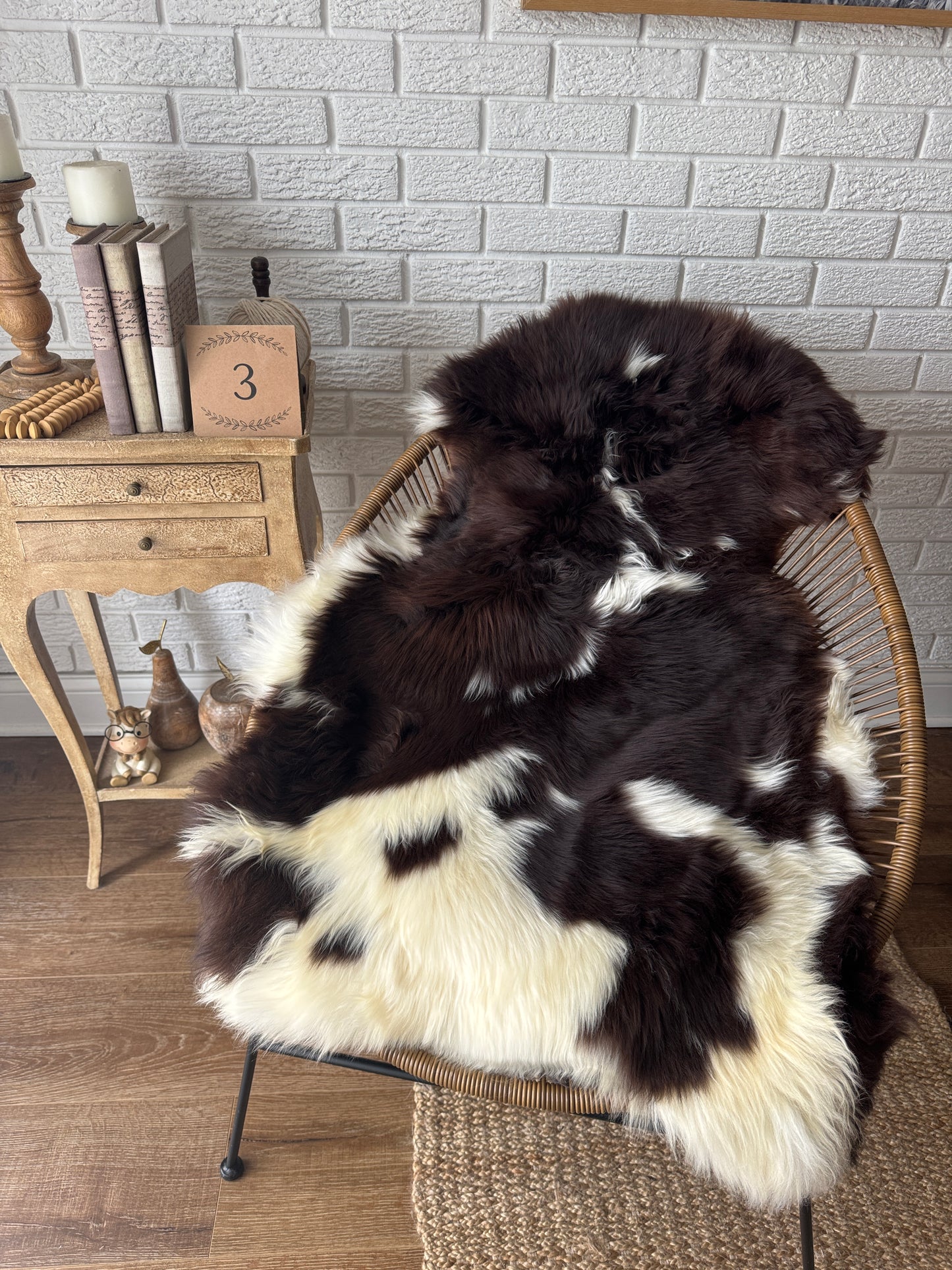 Genuine British Jacob Sheepskin Rug – Large Natural Real Sheepskin | Soft, Eco‑Cleaned, Ethically Sourced