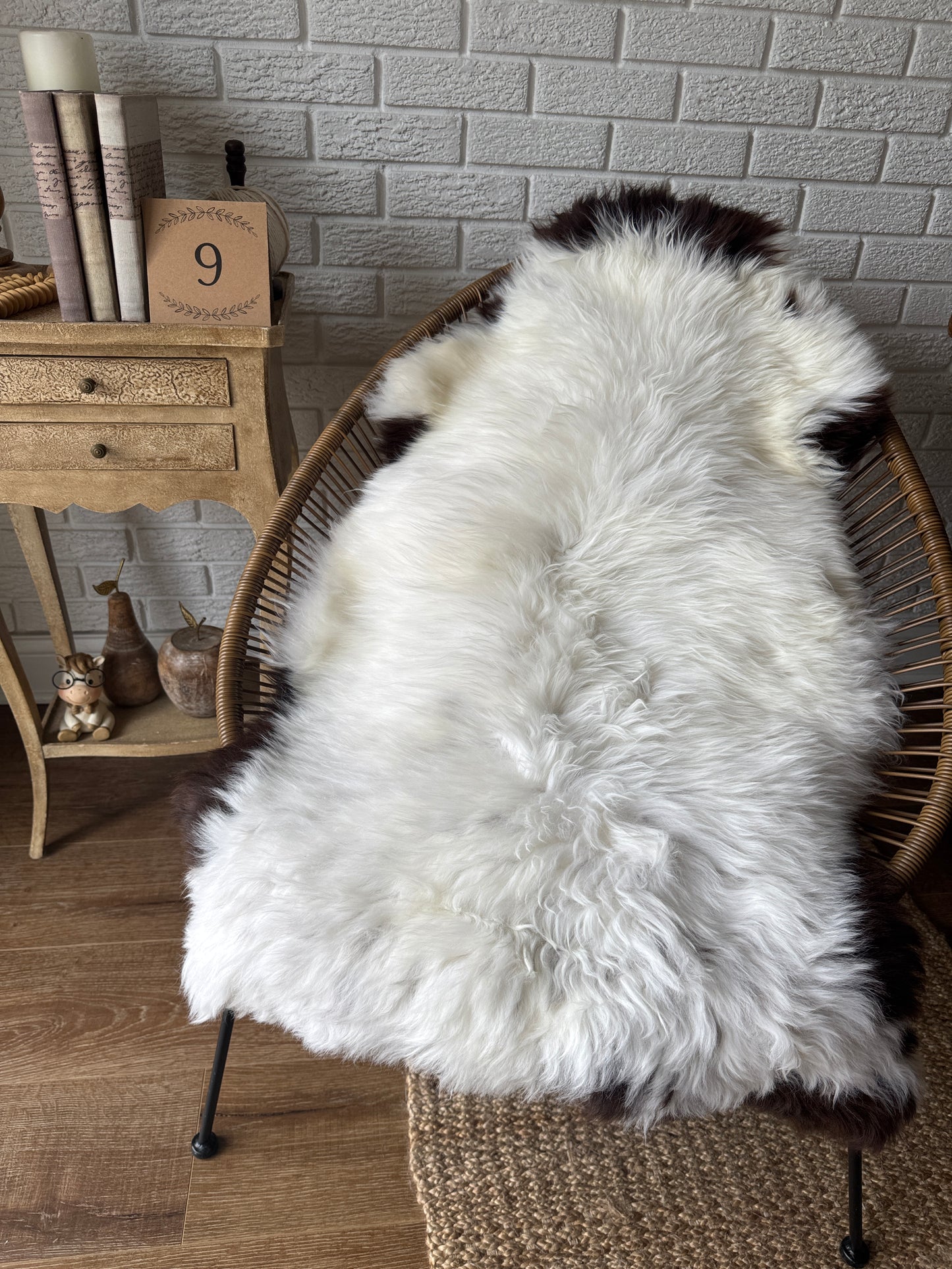 Genuine British Jacob Sheepskin Rug – Large Natural Real Sheepskin | Soft, Eco‑Cleaned, Ethically Sourced